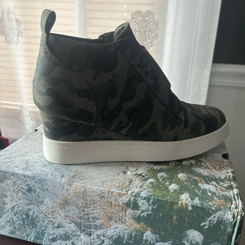 Wedge Sneakers - Picture 4 of 6